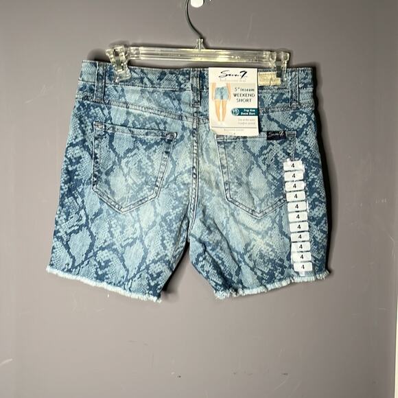 Seven7 Weekend Shorts Python Indigo Fray Hem Shorts Size 4 - Picture 4 of 7